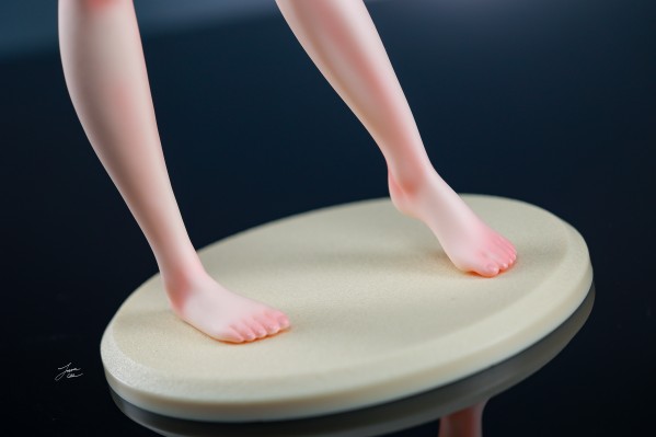 岸见荣子 在客户公司中露出其丰满肉体晒日光浴ver.