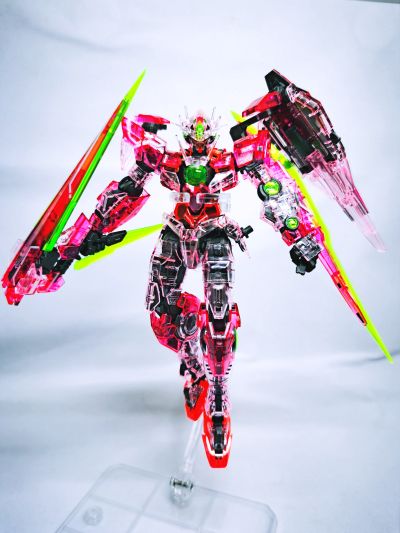 RG 1/144  高达基地专属商品 量子型00高达 全刃装[TRANS-AM]