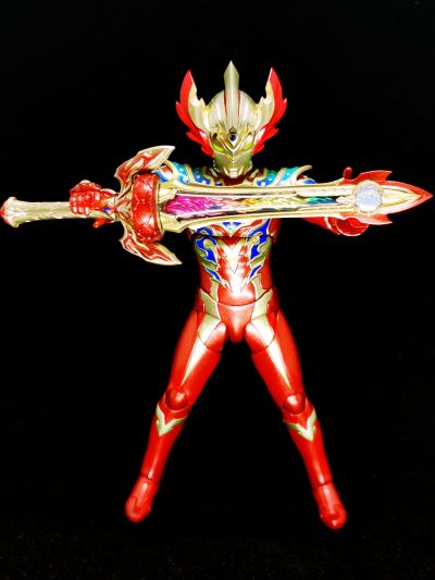 S.H.Figuarts  奥特银河格斗 巨大阴谋  泰迦奥特曼 彩虹三重斯特利姆形态