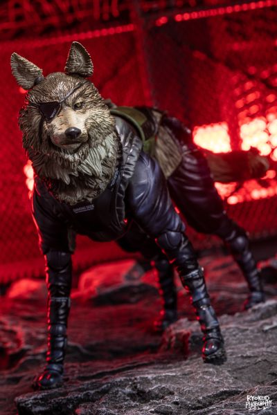 PlayArts改 MGSV 幻痛 D-DOG