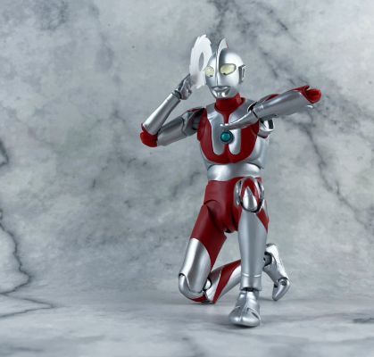 S.H.Figuarts(真骨雕制法)  奥特曼