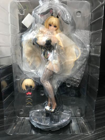 佳人配美酒，大大滴哟西~