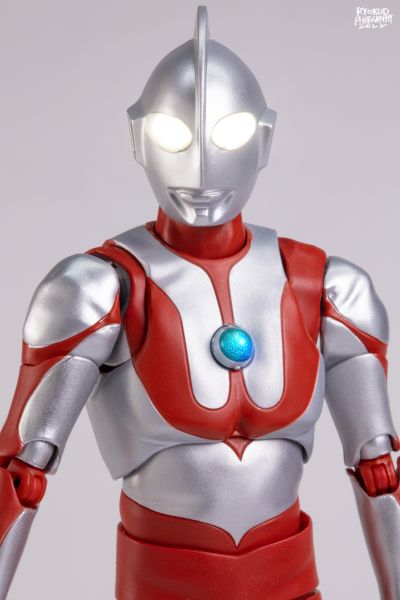 S.H.Figuarts(真骨雕制法)  奥特曼