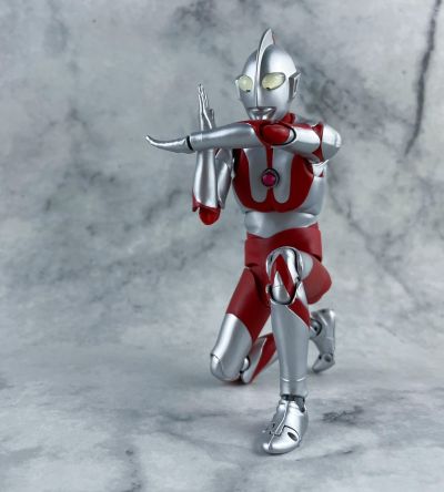 S.H.Figuarts(真骨雕制法)  奥特曼