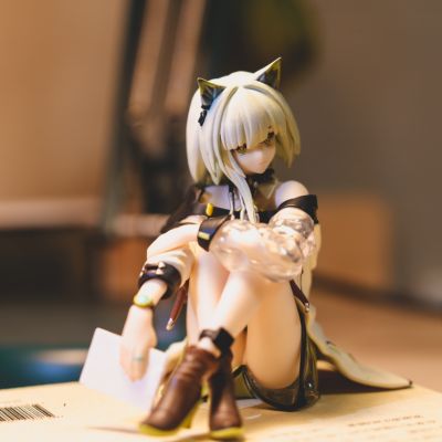 压泡面手办 明日方舟 凯尔希