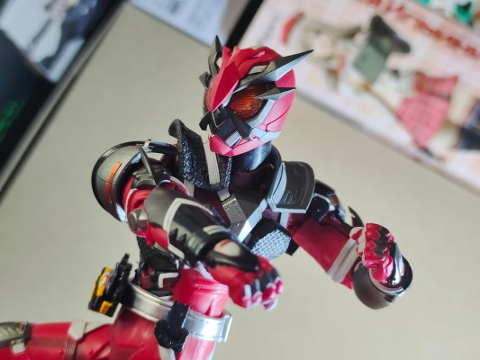 S.H.Figuarts 假面骑士零一 假面骑士雷