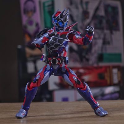 S.H.Figuarts  假面骑士利维斯 假面骑士戴蒙斯 蜘蛛基因