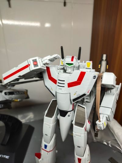 DX超合金 超时空要塞 VF-1J 装甲女武神(一条辉专用机)