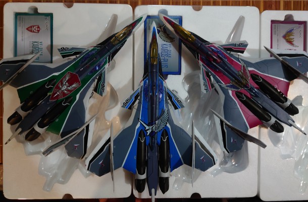 DX超合金   超时空要塞DELTA  绝对LIVE  VF-31AX 卡伊洛斯 进阶型 (伯格·康瓦尔特专用机)