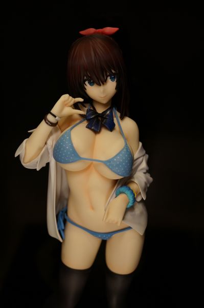 海凪麻里奈