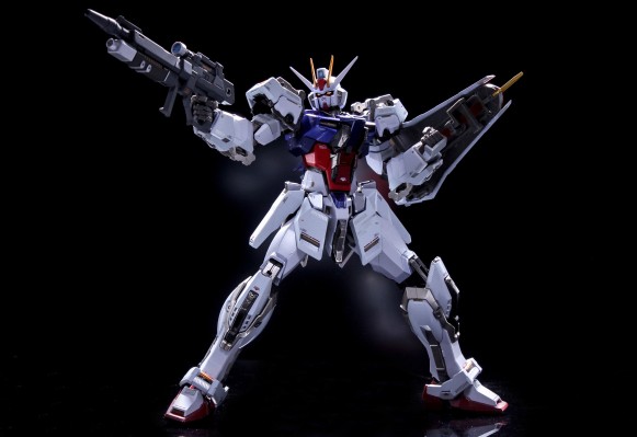 METAL BUILD   强袭高达 -赫利俄波利斯亮相版-