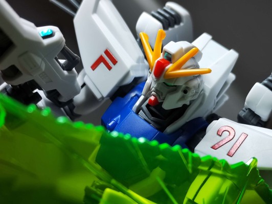 HGUC 1/144 	机动战士高达F91  高达F91