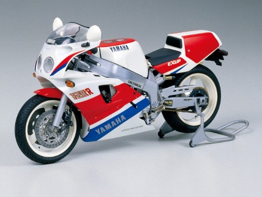 1/12 摩托车系列 No.58 雅马哈 FZR750R (OW01)