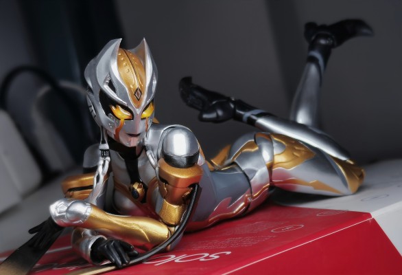 figuarts 特利迦奥特曼 卡露蜜拉