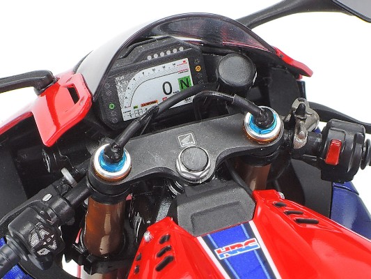 1/12 杰作收藏 （完成品） No.170 本田 CBR1000RR-R FIREBLADE SP (红色)