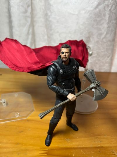 MAFEX No.104 复仇者联盟3：无限战争 	托尔·奥丁森