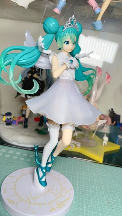 超级景品 “初音未来15周年纪念” 原画师：KEI