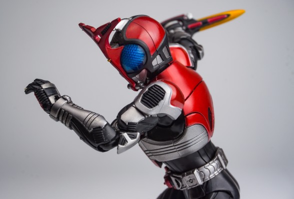 S.H.Figuarts(真骨雕制法) 假面骑士甲斗王 骑士形态
