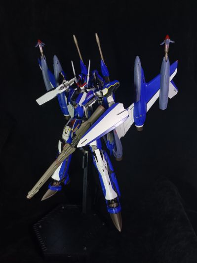 DX超合金 超时空要塞DELTA 绝对LIVE YF-29 永恒女武神（马克西米利安·吉纳斯专用机）