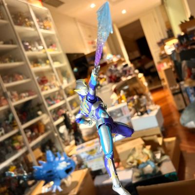 S.H.Figuarts  特利迦奥特曼 特利迦奥特曼 空中型