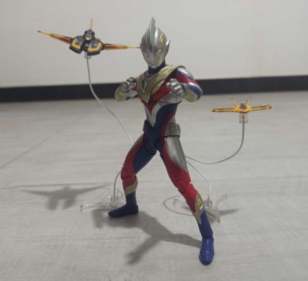 S.H.Figuarts 迪迦奥特曼 胜利飞燕一号 与 胜利飞燕二号 套装