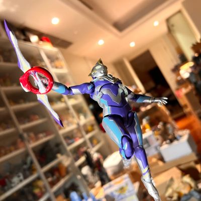 S.H.Figuarts  特利迦奥特曼 特利迦奥特曼 空中型