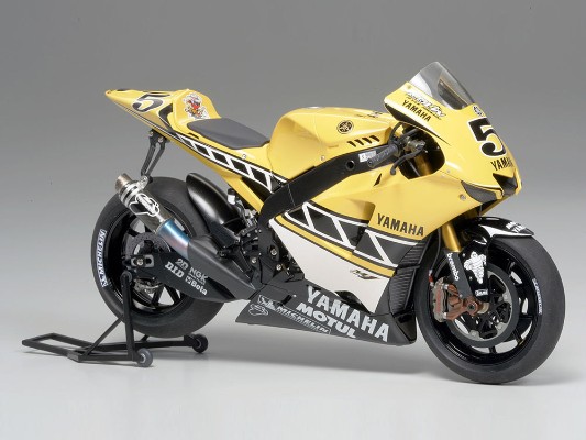 1/12 摩托车系列No.104 雅马哈  YZR-M1 50周年纪念 美国流行色版