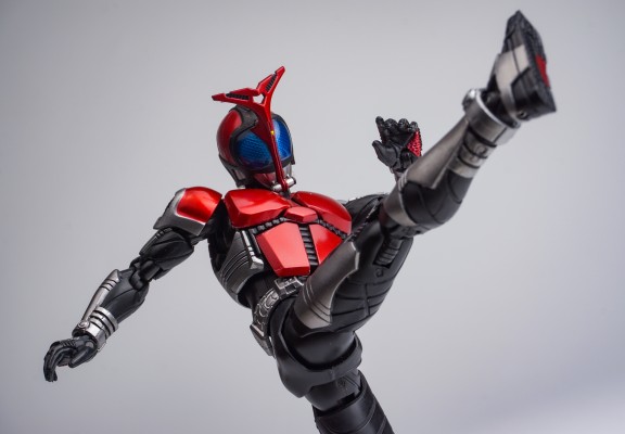 S.H.Figuarts(真骨雕制法) 假面骑士甲斗王 骑士形态