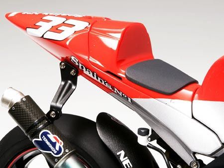 1/12 摩托车系列 No.100 雅马哈 YZR-M1 '04 No.7/No.33