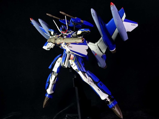 DX超合金 超时空要塞DELTA 绝对LIVE YF-29 永恒女武神（马克西米利安·吉纳斯专用机）