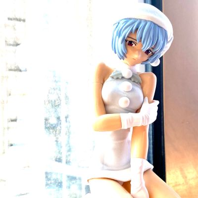 EVA HGホワイトクリスマスフィギュア 绫波丽 