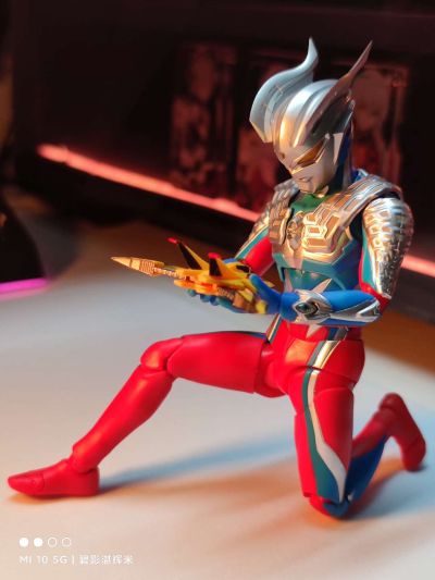 S.H.Figuarts  胜利飞燕一号与胜利飞燕二号