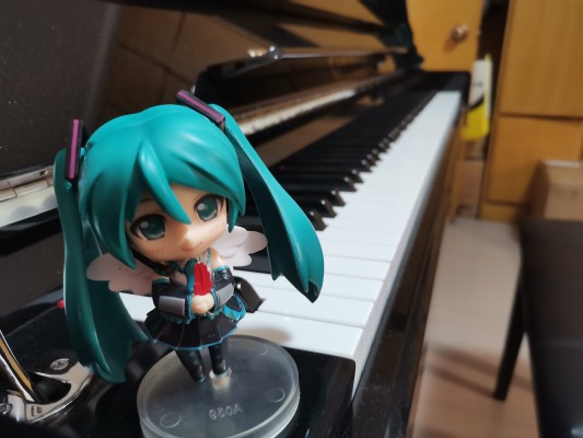 粘土人搭配 VOCALOID 初音未来 红羽毛共同募金运动 创设70年 记念コーデ