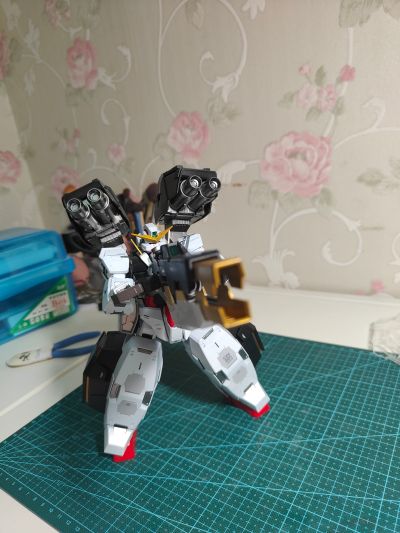MG 1/100 德天使高达