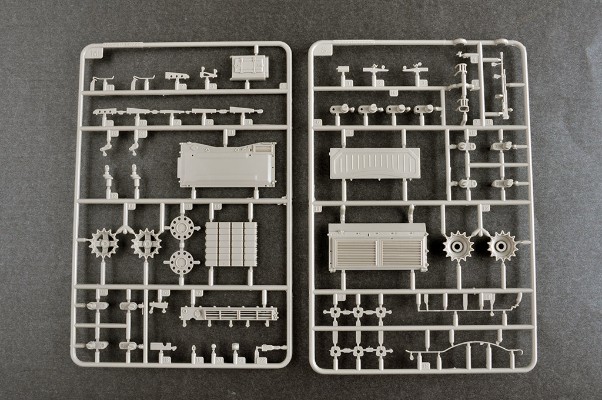 编号：09609 1/35 装甲车辆系列 俄罗斯 T-72B1坦克 带KMT-6扫雷犁及栅栏