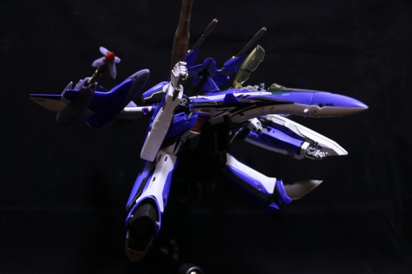 DX超合金 超时空要塞DELTA 绝对LIVE YF-29 永恒女武神（马克西米利安·吉纳斯专用机）