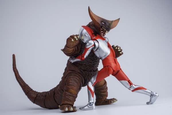 h.figuarts 宇宙英雄奥特曼 哥莫拉 | hpoi手办维基