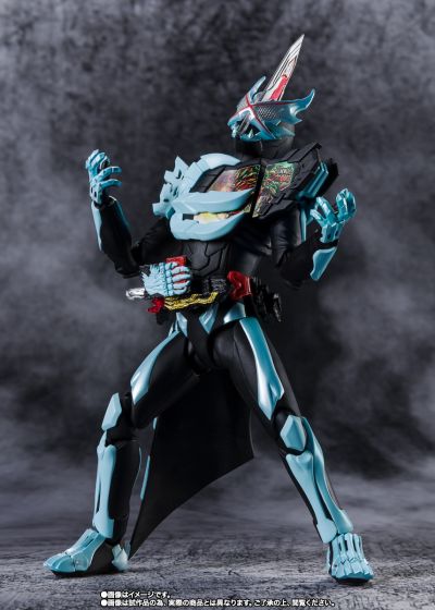 S.H.Figuarts  假面骑士圣刃 远古之龙