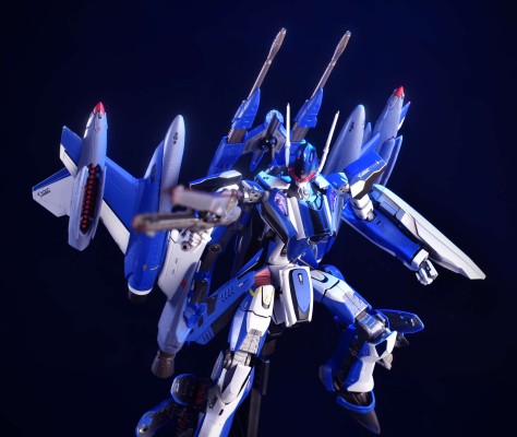 DX超合金 超时空要塞DELTA 绝对LIVE YF-29 永恒女武神（马克西米利安·吉纳斯专用机）