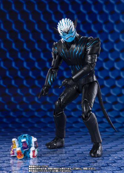 S.H.Figuarts 假面骑士利维斯 维斯+拉咘柯芙+配件包