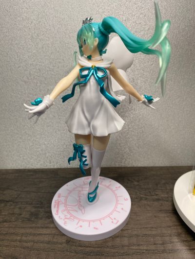 超级景品 “初音未来15周年纪念” 原画师：スオウ