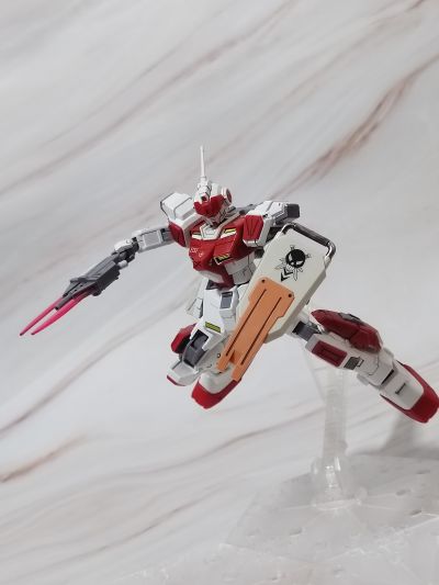 HG 机动战士高达 侵略者部队 红骑士