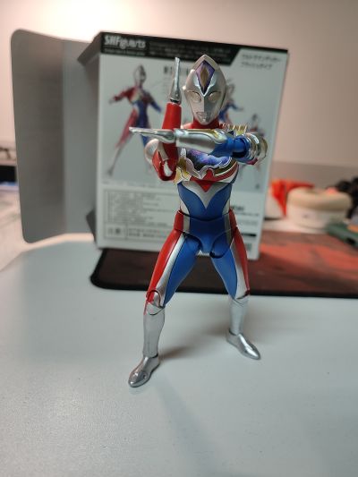 S.H.Figuarts 德凯奥特曼 闪亮型
