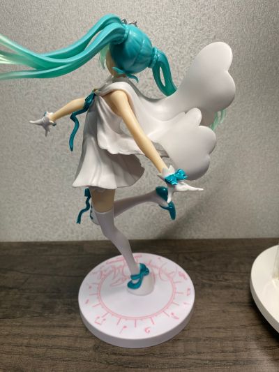 超级景品 “初音未来15周年纪念” 原画师：スオウ