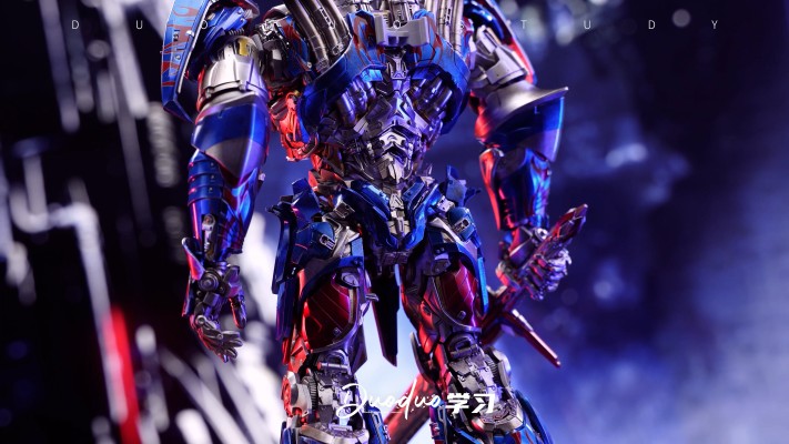 3Z0457 DLX 变形金刚5：最后的骑士 擎天柱