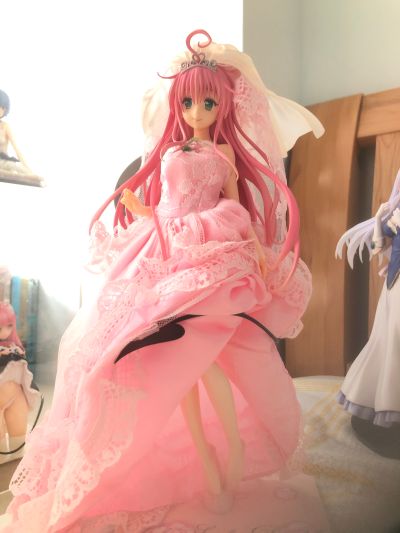 给内衣菈菈穿衣服