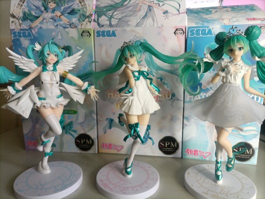 超级景品 “初音未来15周年纪念” 原画师：スオウ