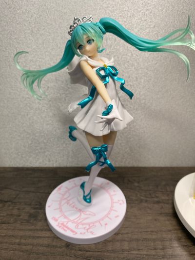 超级景品 “初音未来15周年纪念” 原画师：スオウ