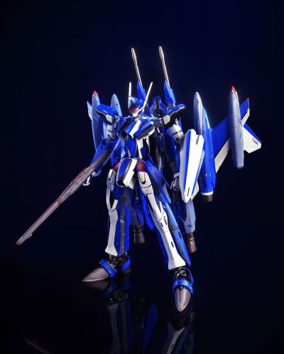 DX超合金 超时空要塞DELTA 绝对LIVE YF-29 永恒女武神（马克西米利安·吉纳斯专用机）