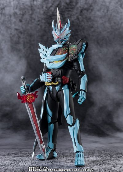 S.H.Figuarts  假面骑士圣刃 远古之龙